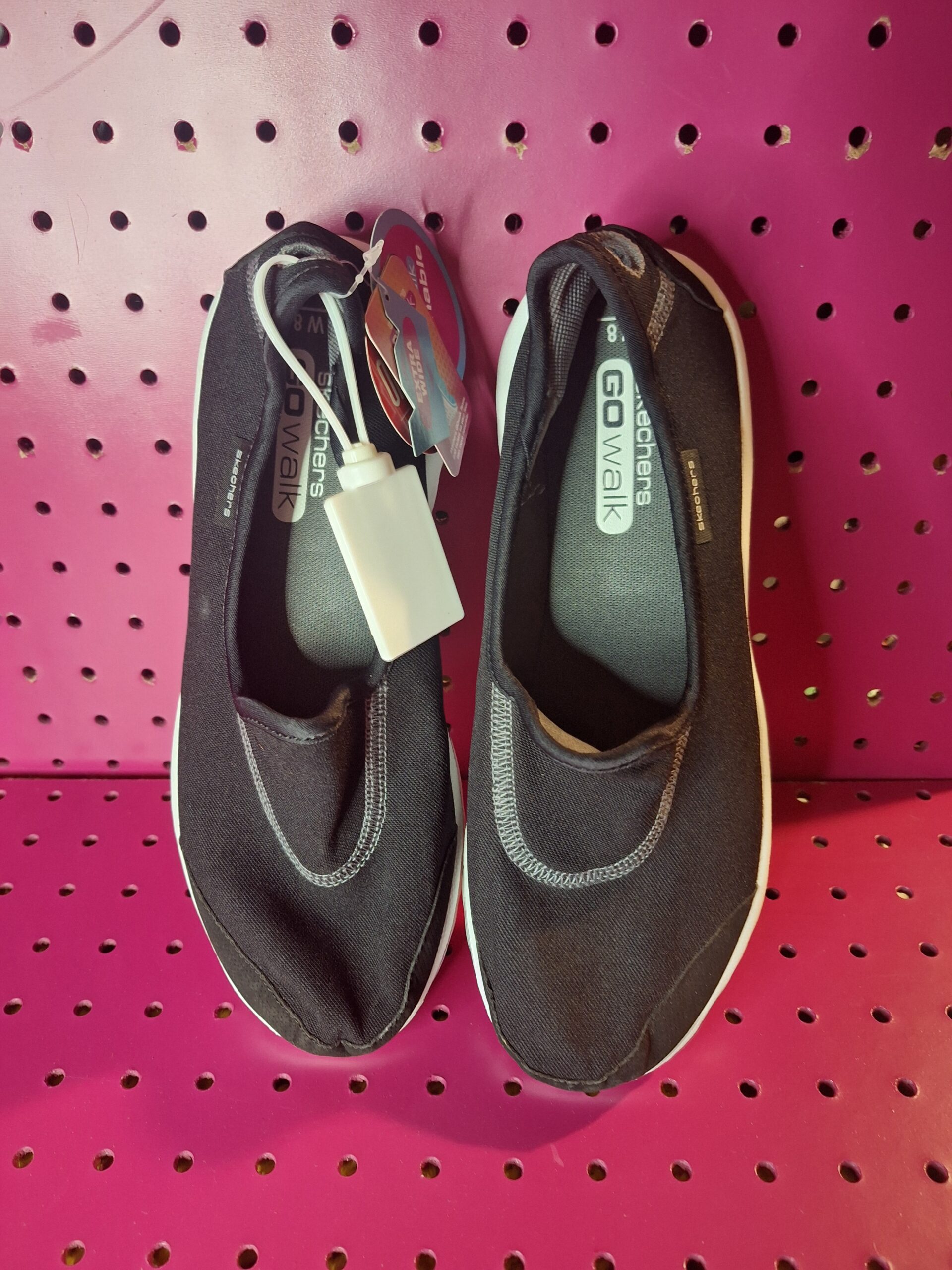 Skechers black