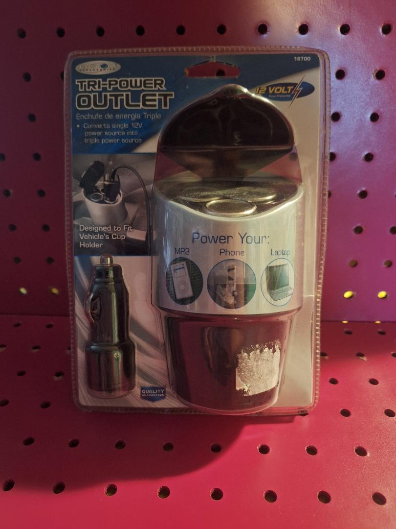12 v car outlet port