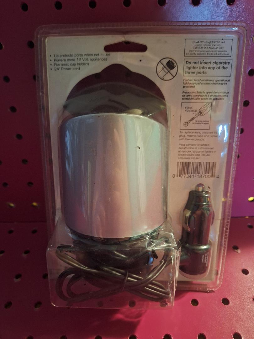 12 v car outlet port